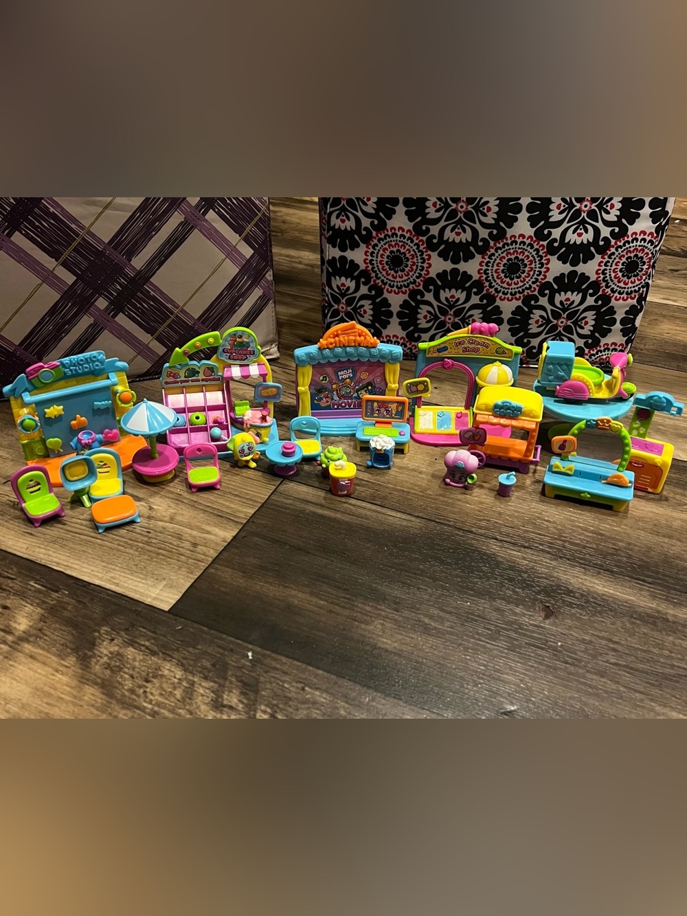 MojiPops Mini Playsets & Figures Large Lot – Shops, Accessories & Furniture